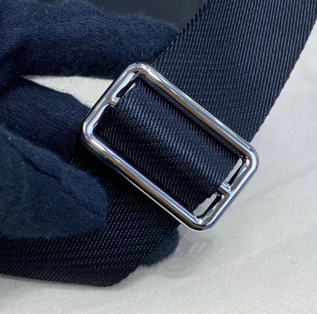Avenue Sling Bag