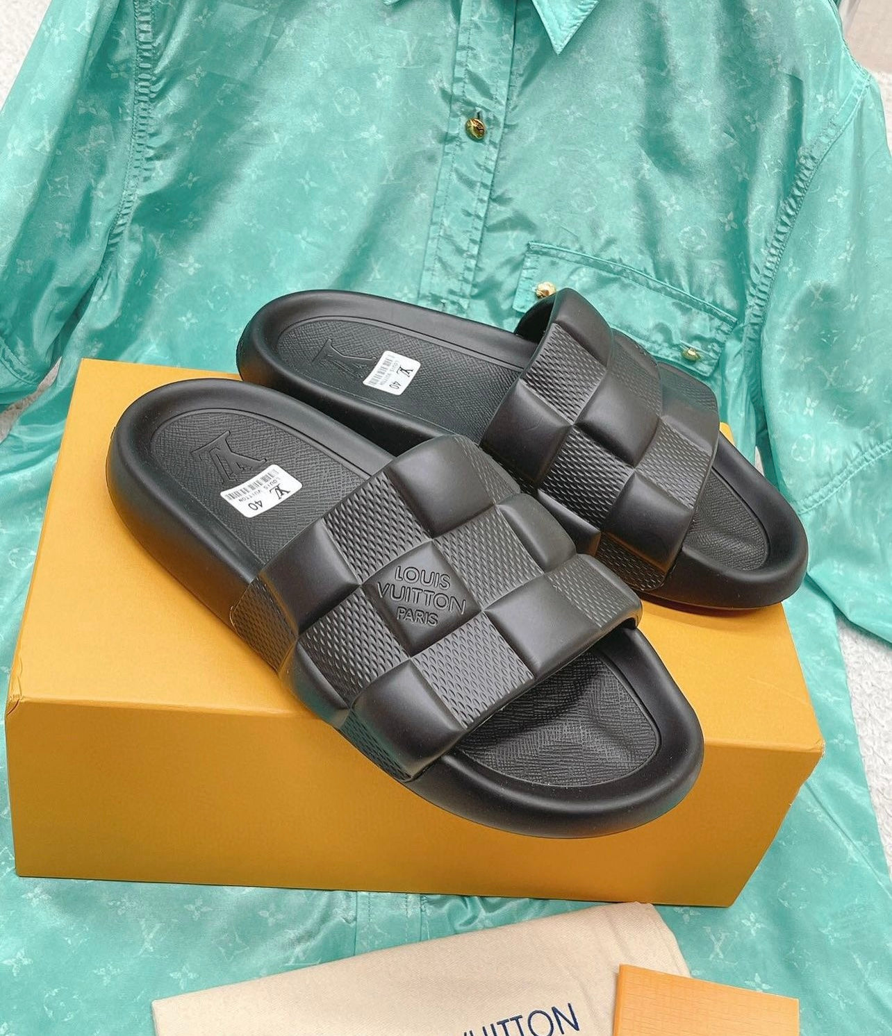 Logo Slides