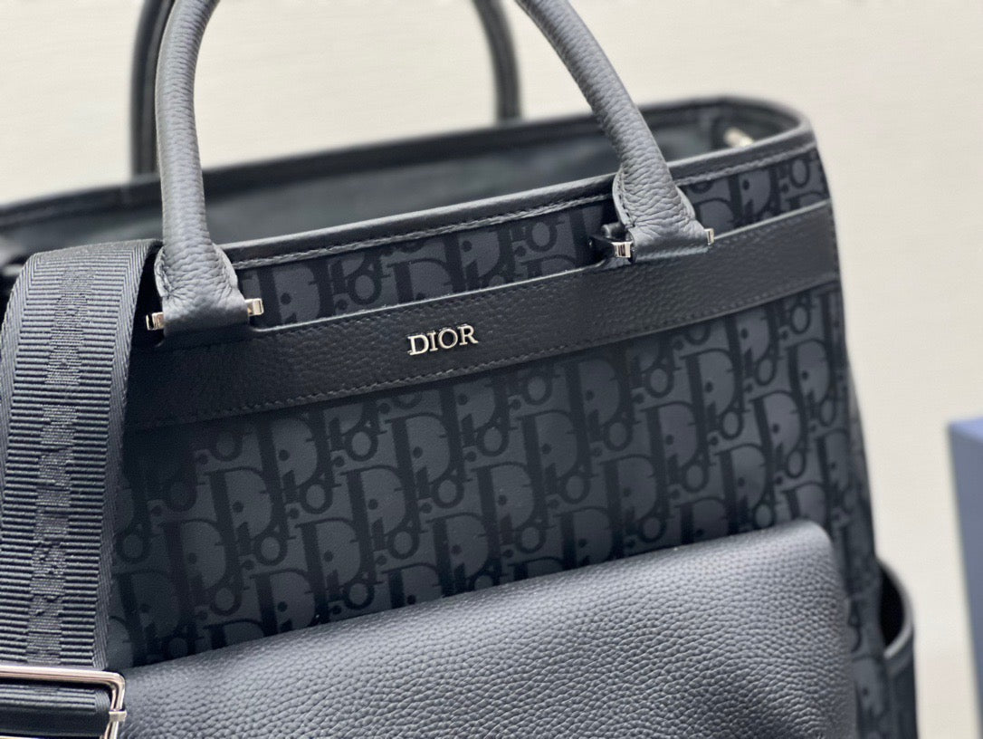 Explorer Tote