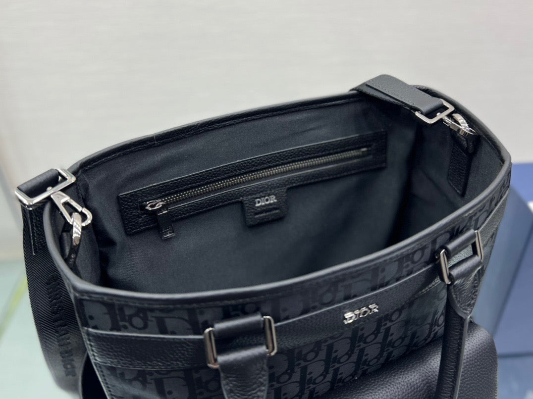 Explorer Tote