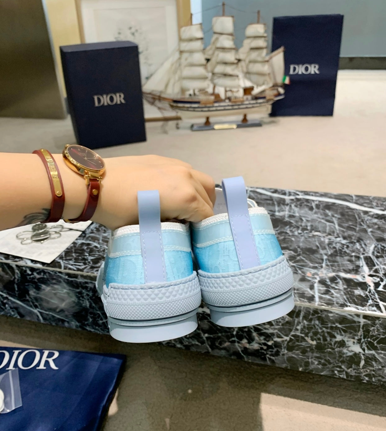 B23 Sneaker