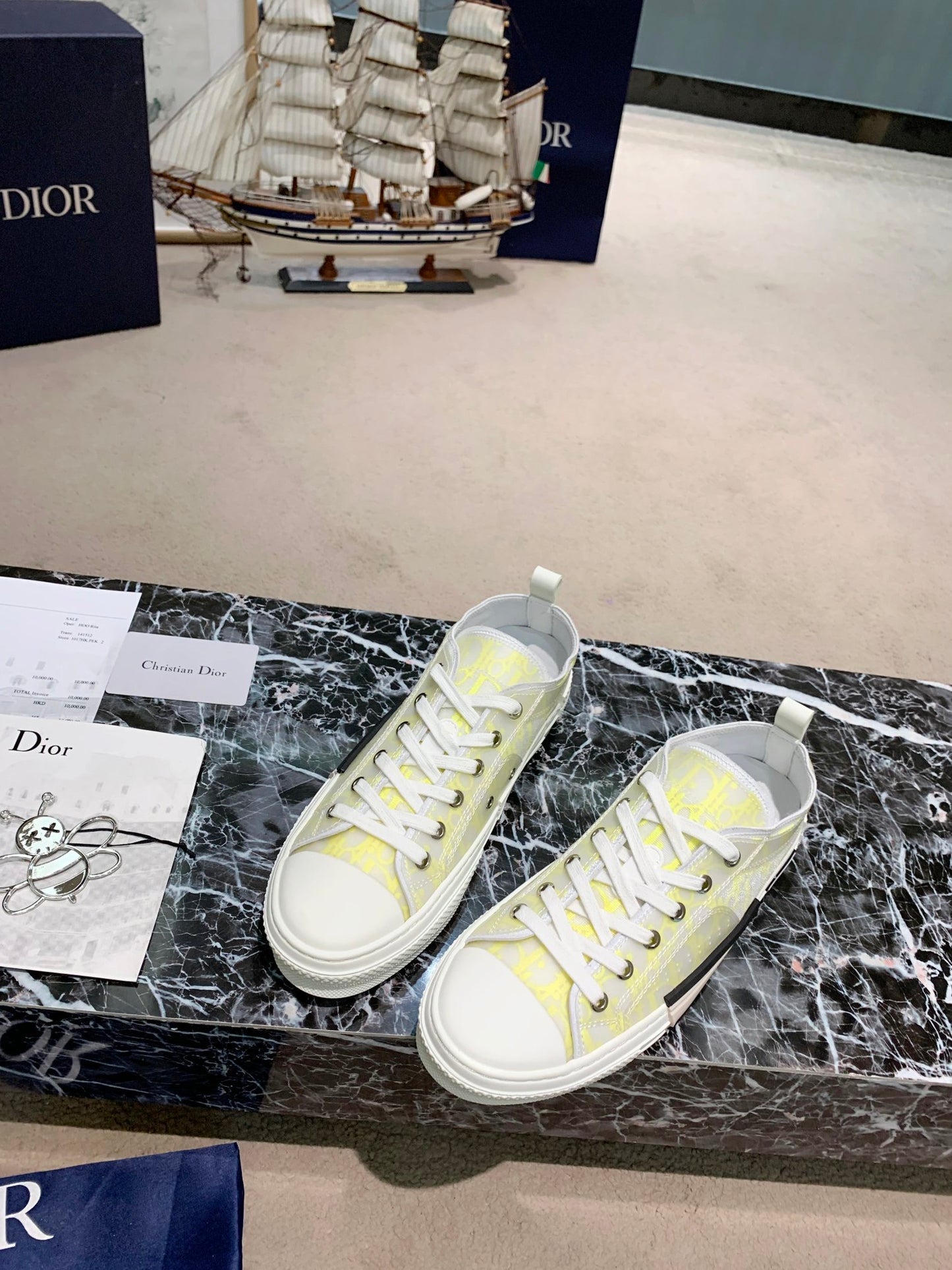 B23 Sneaker