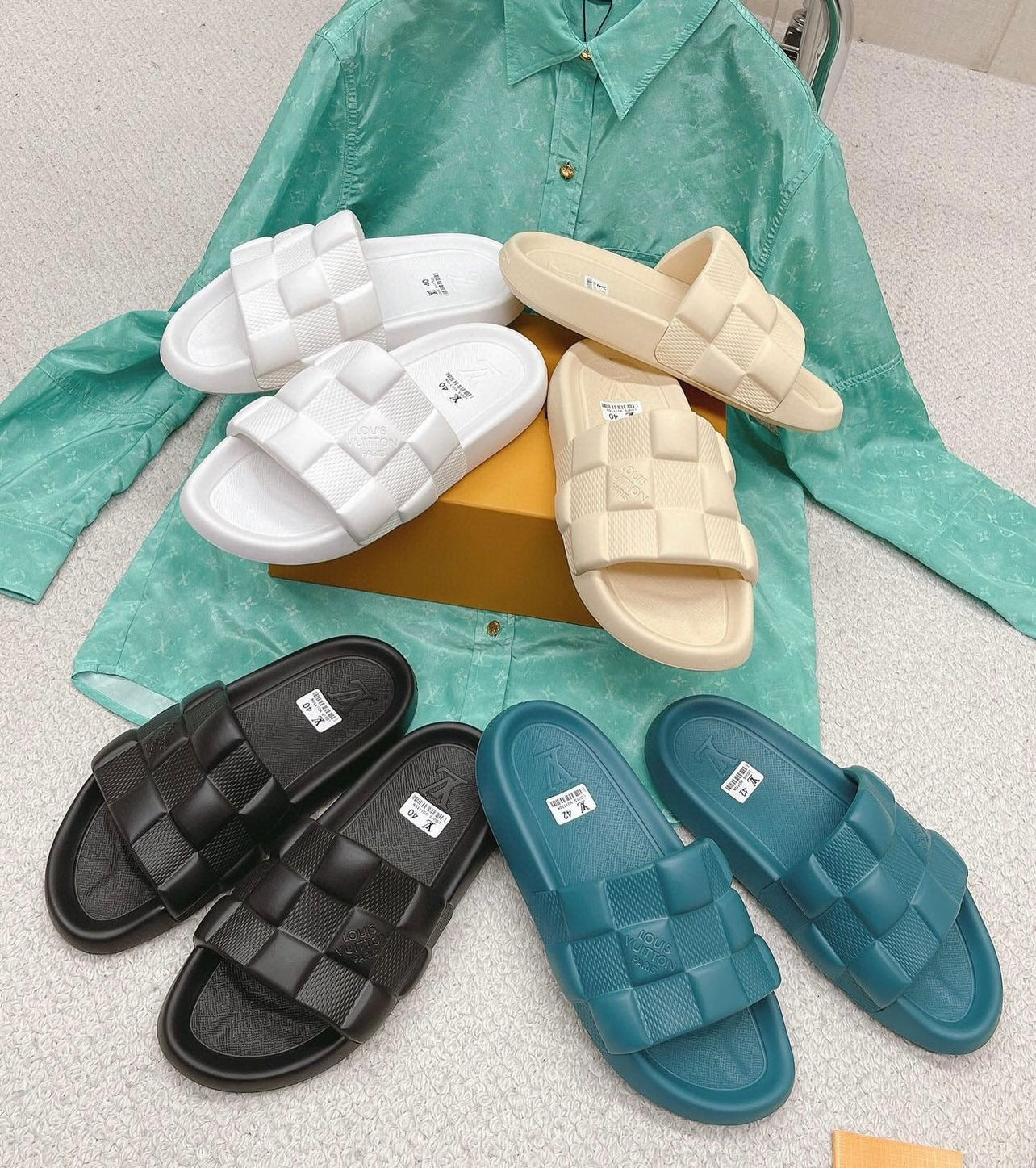 Logo Slides