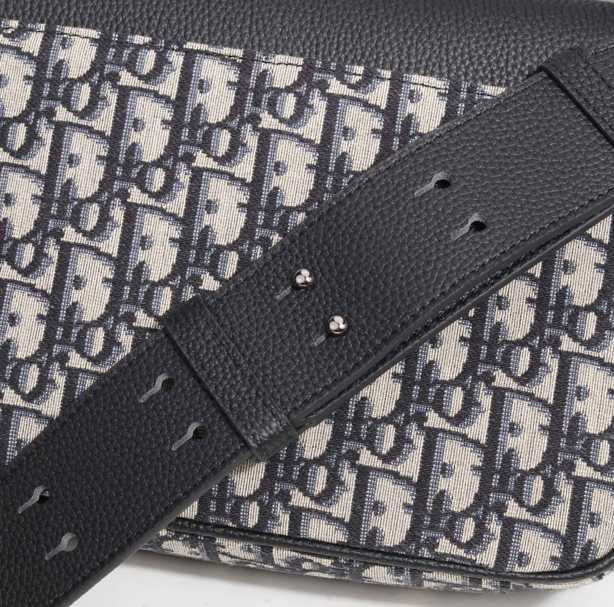 Saddle Messenger Bag