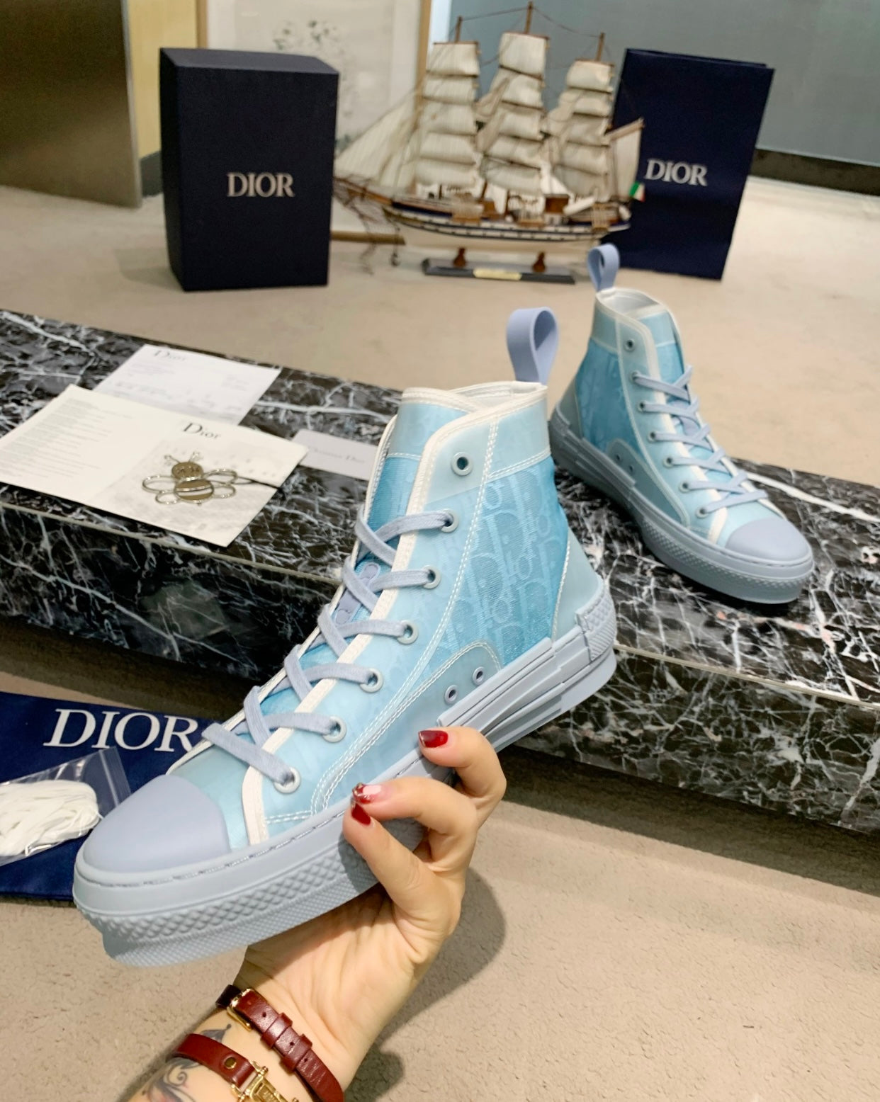 B23 Sneaker