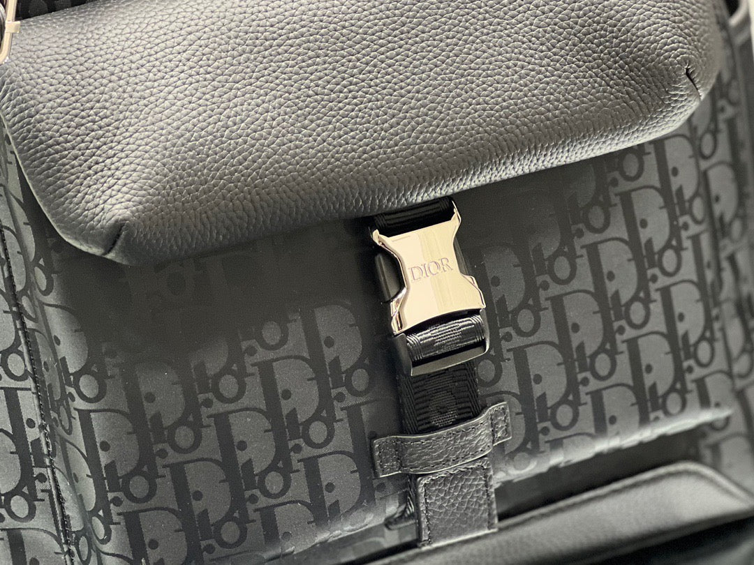 Explorer Tote