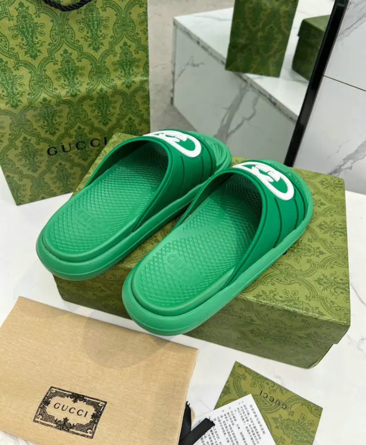 Logo Slides