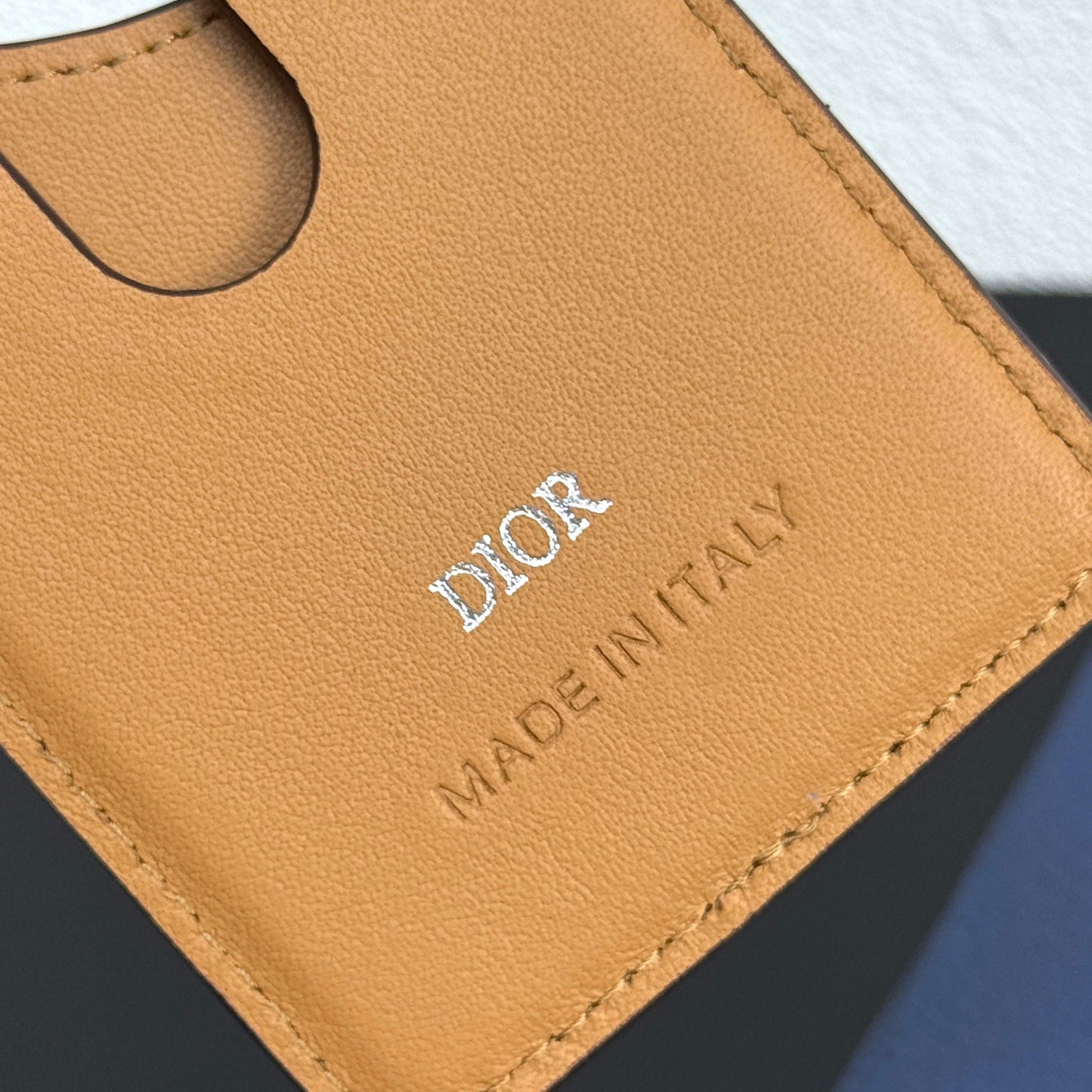 Leather Magsafe Card Holder