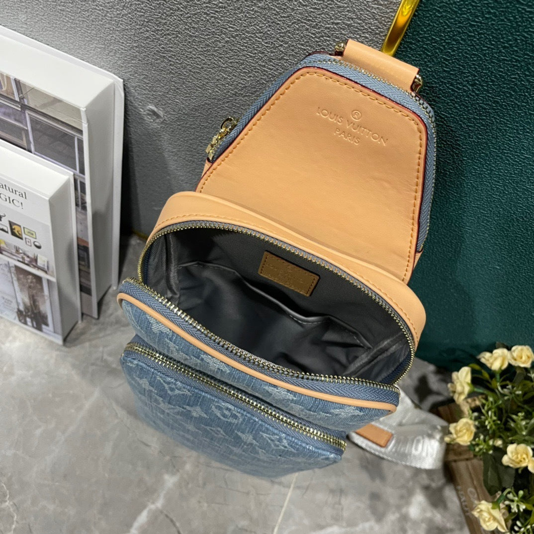 Avenue Sling Bag