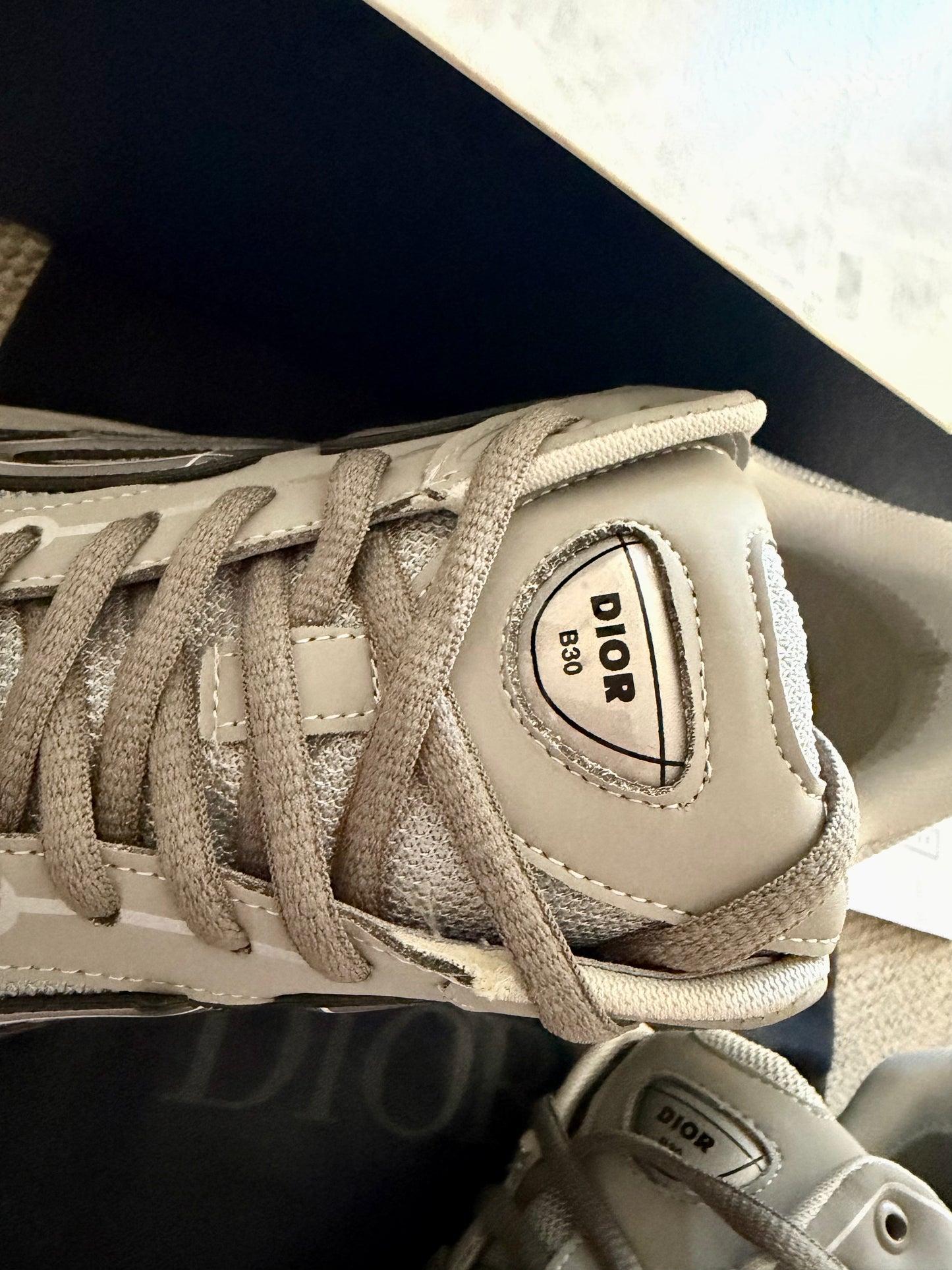 B30 Sneaker