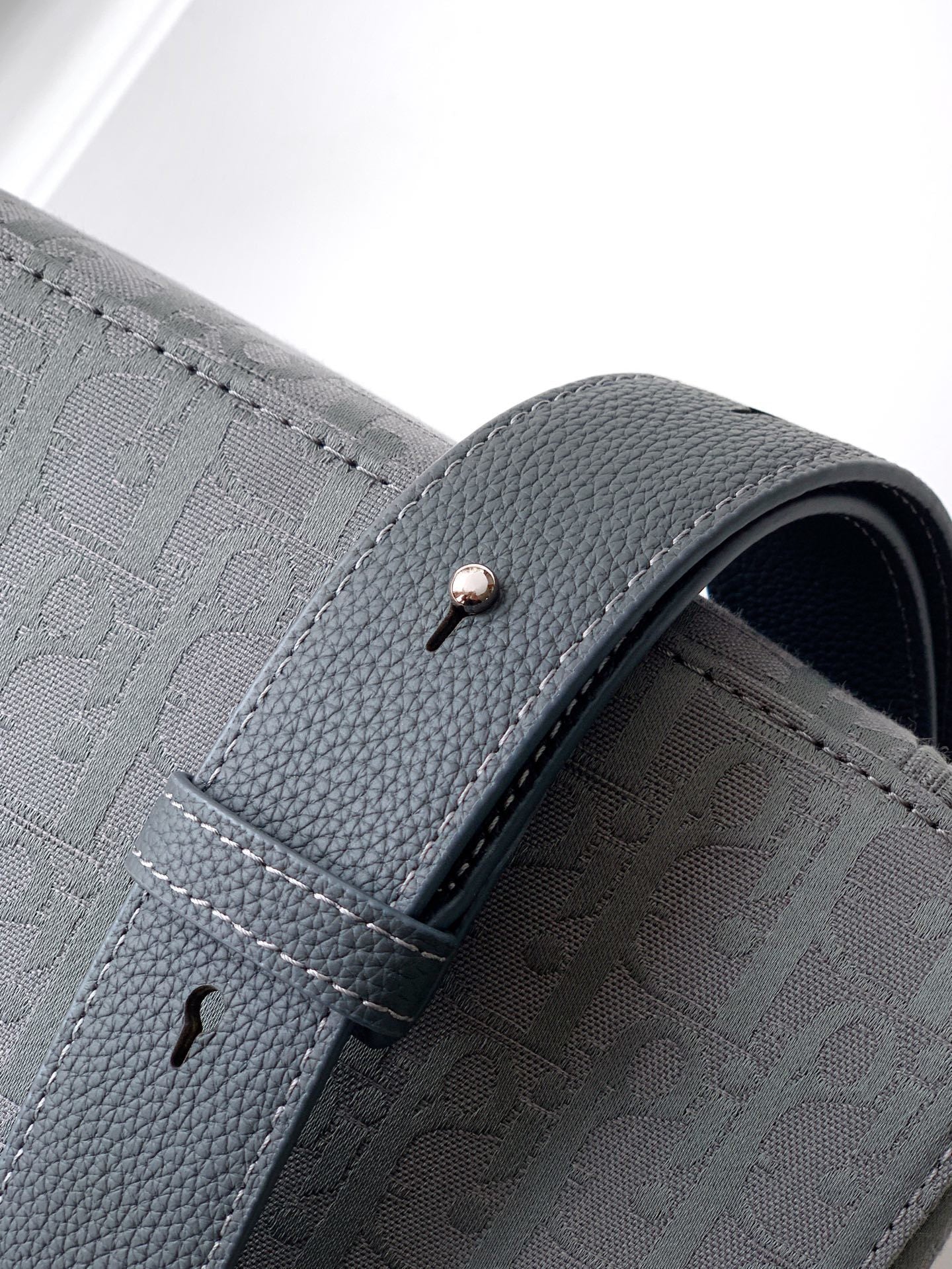 Saddle Messenger Bag