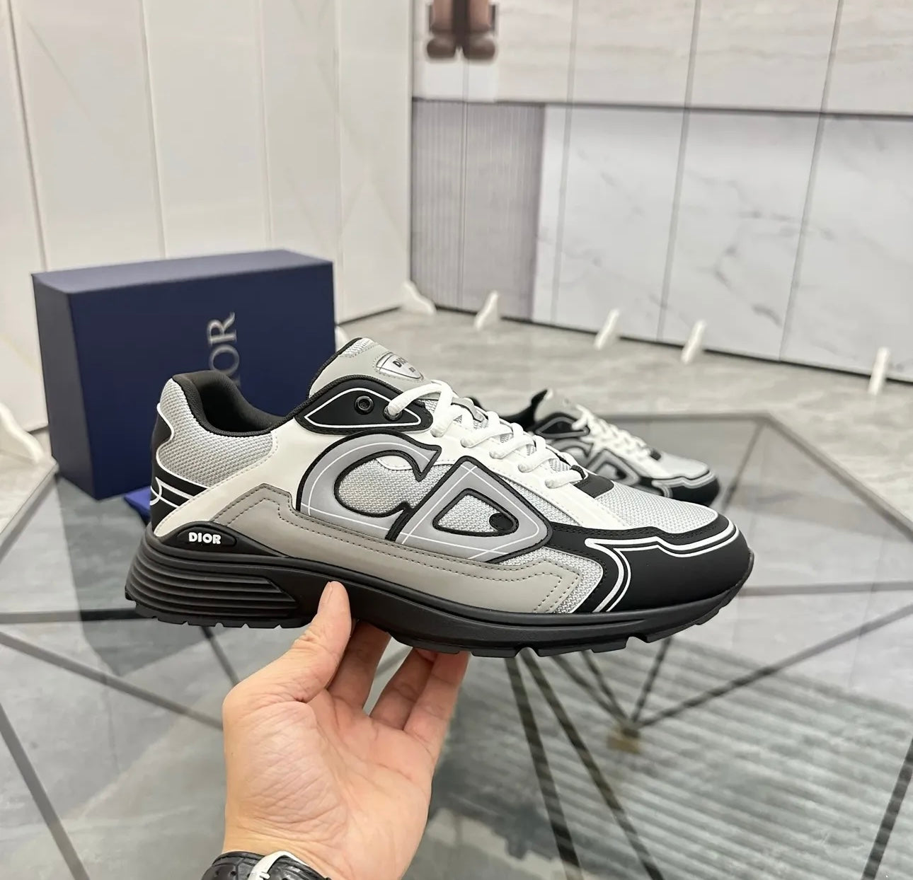 B30 Sneaker