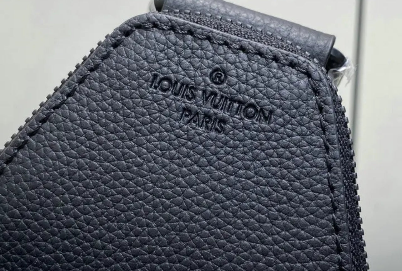Avenue Sling Bag