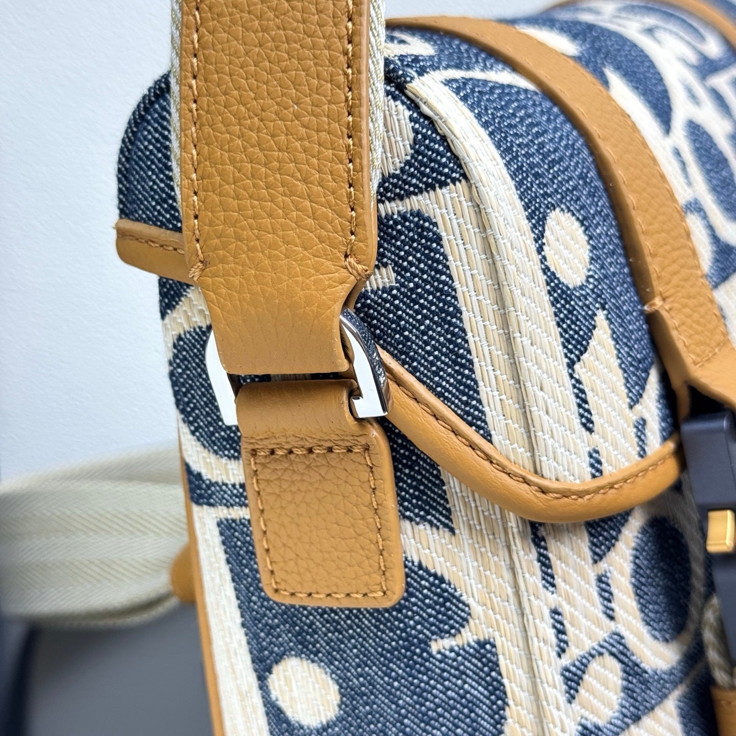 Hit The Road Messenger