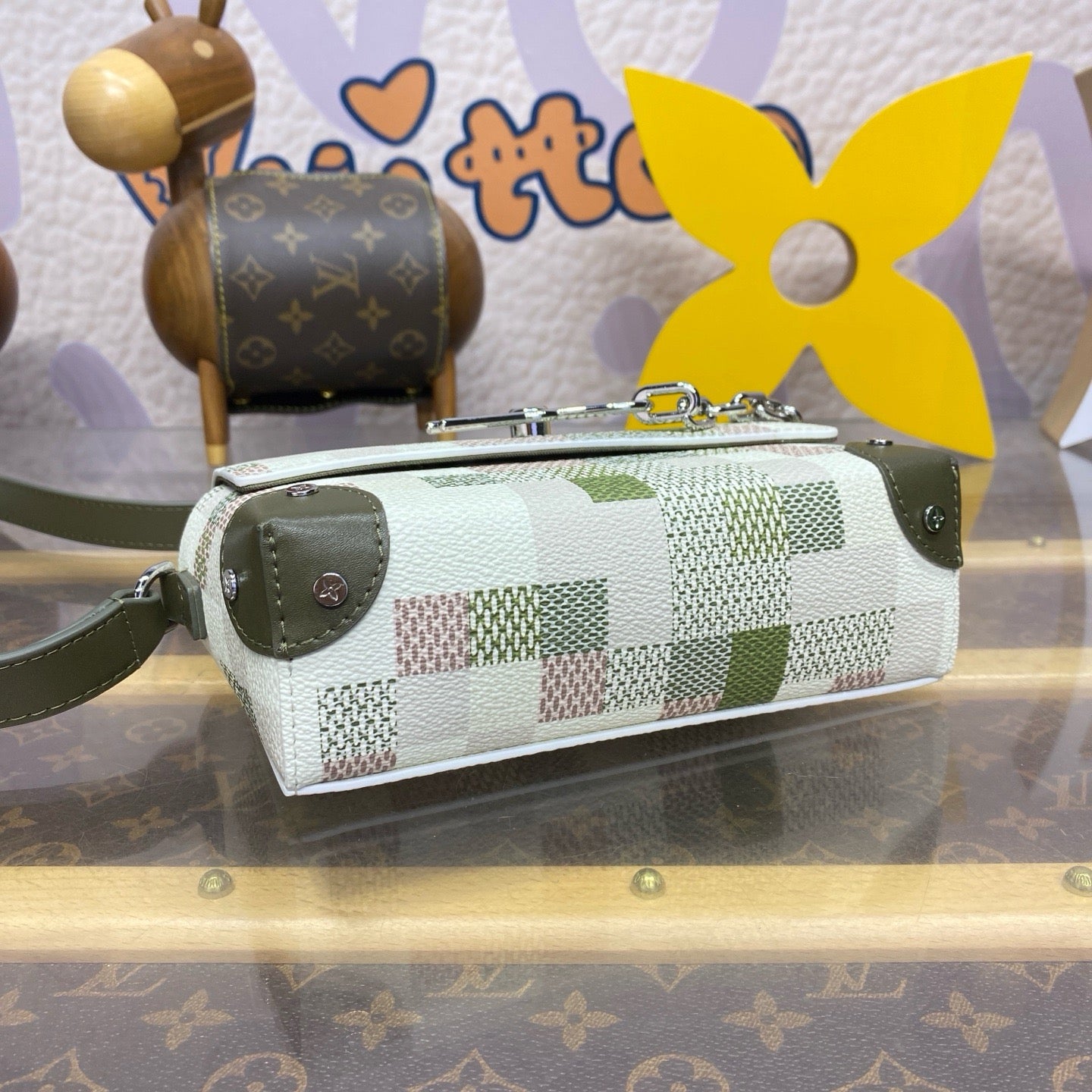 Streamer Wearable Wallet