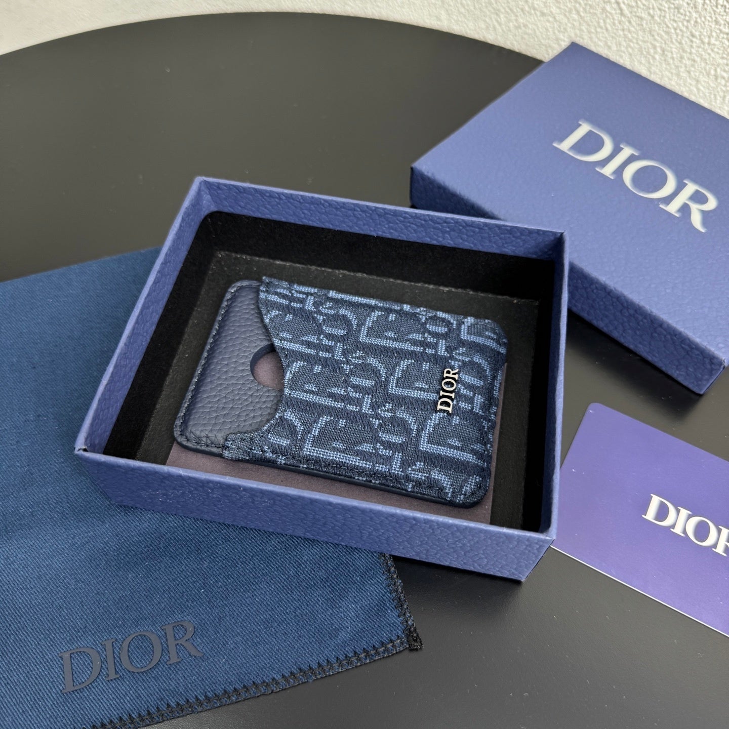 Oblique Magsafe Card Holder