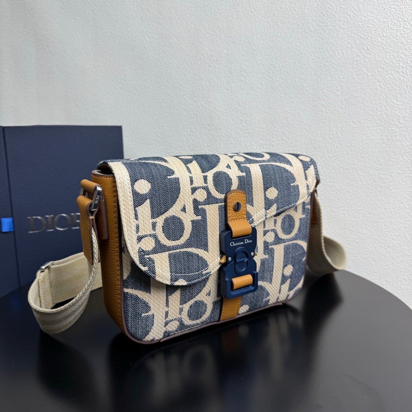 Saddle Messenger Bag