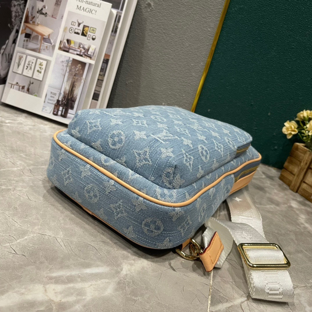Avenue Sling Bag