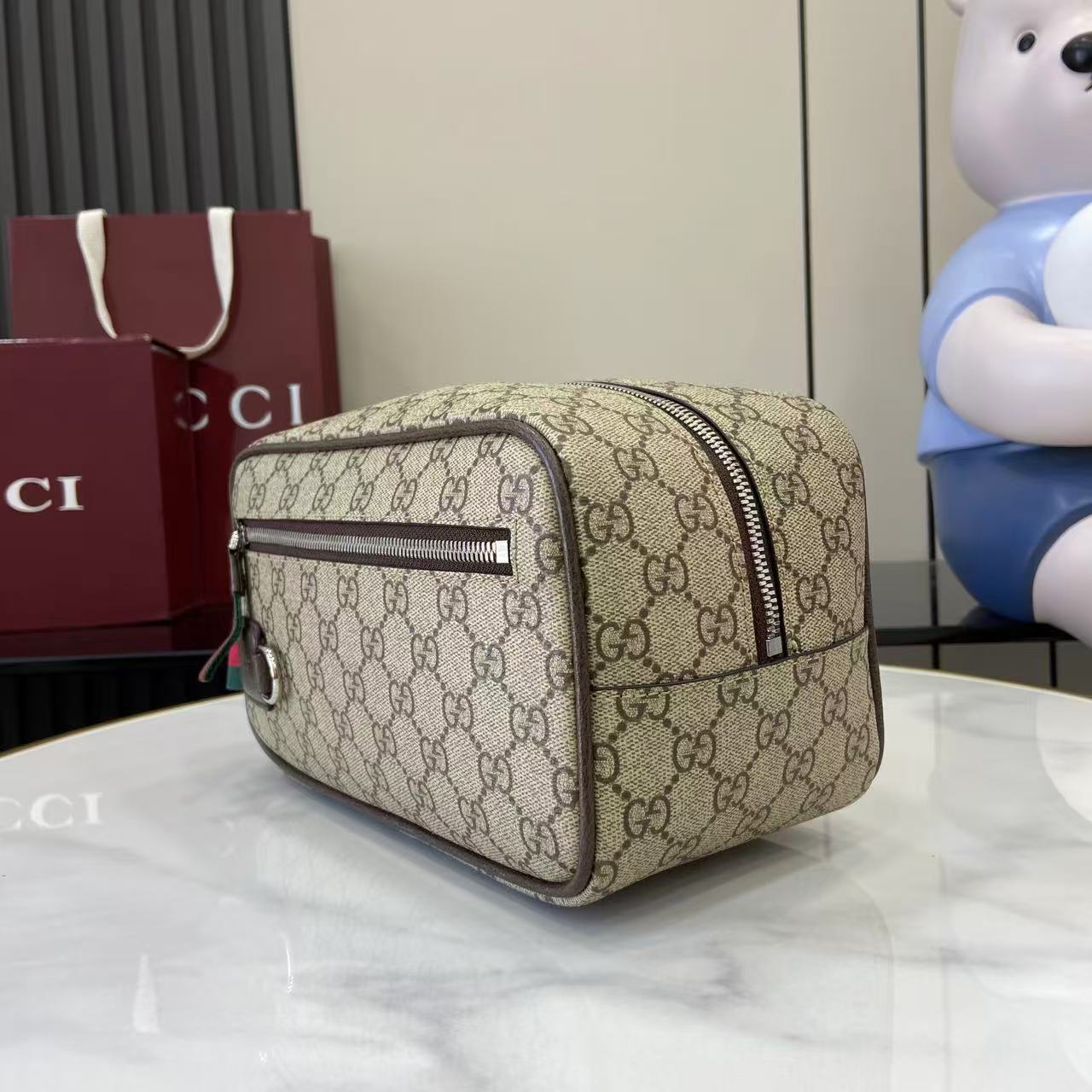 Medium Toiletry Case
