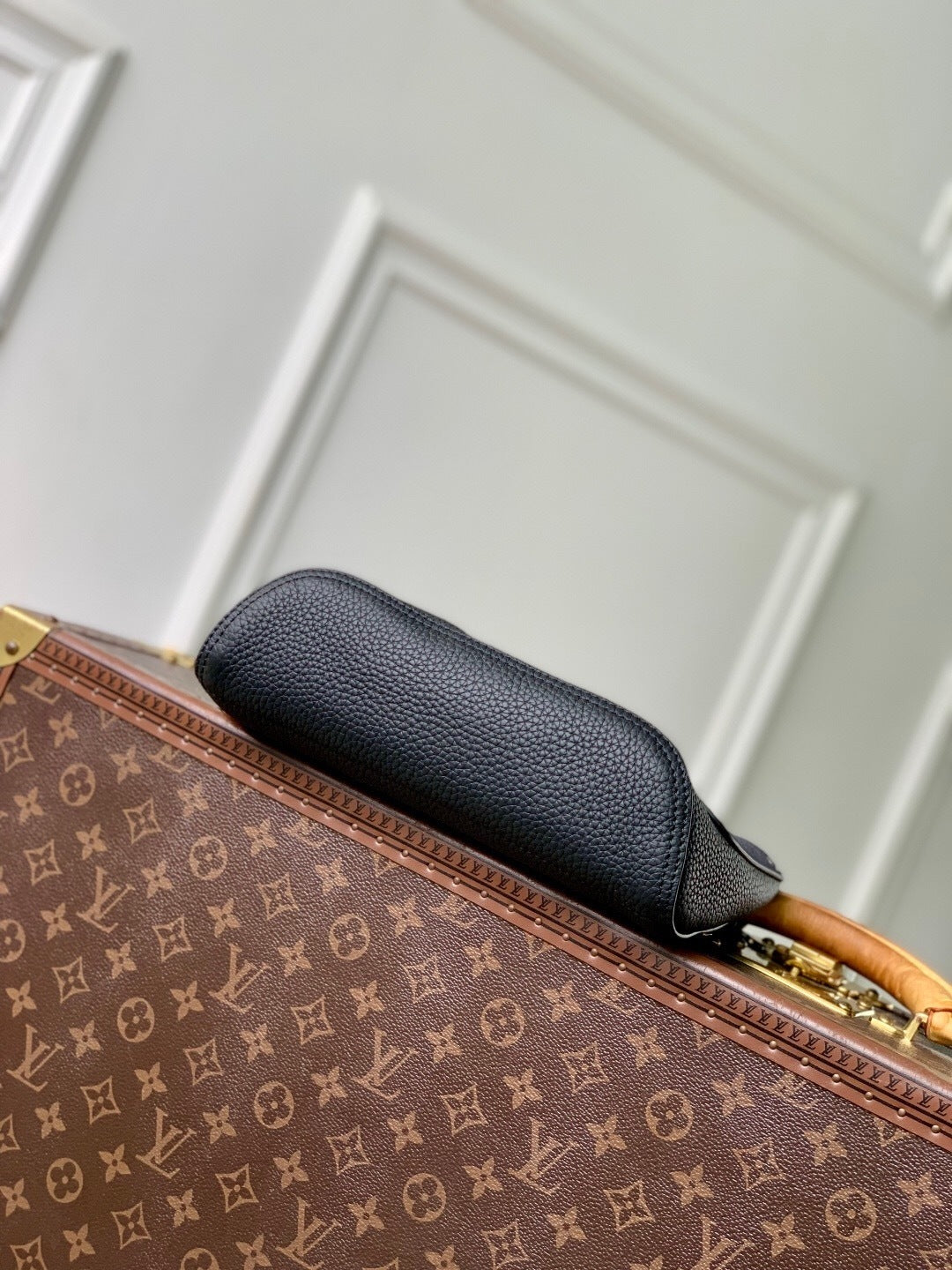 Delta Sling Bag