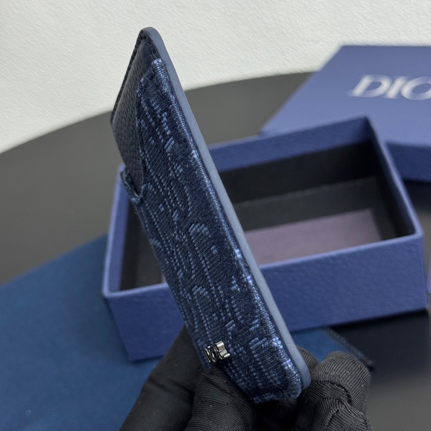 Oblique Magsafe Card Holder