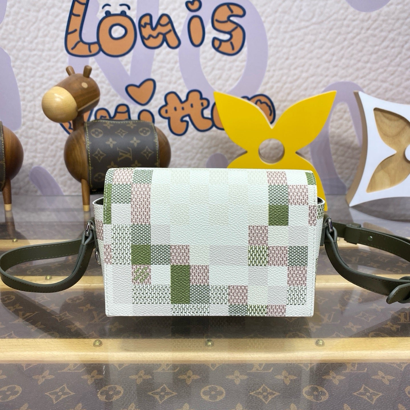 Streamer Wearable Wallet