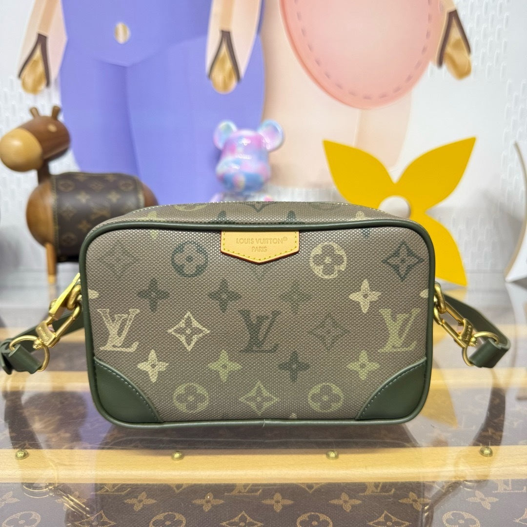 Trocadero Wearable Wallet