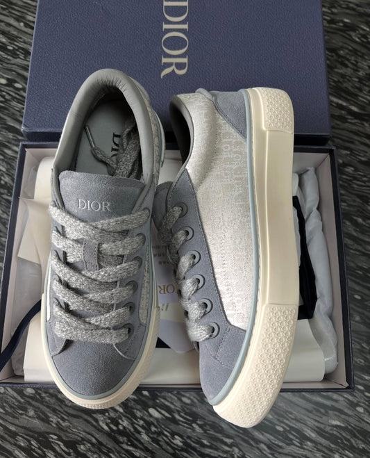 B33 Sneaker