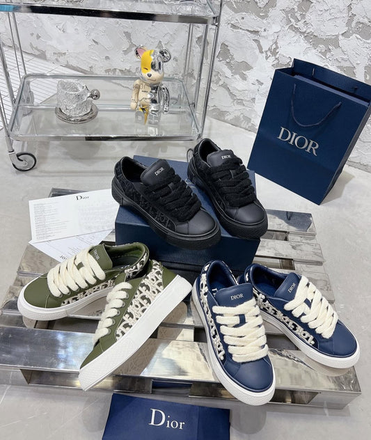 B33 Sneaker