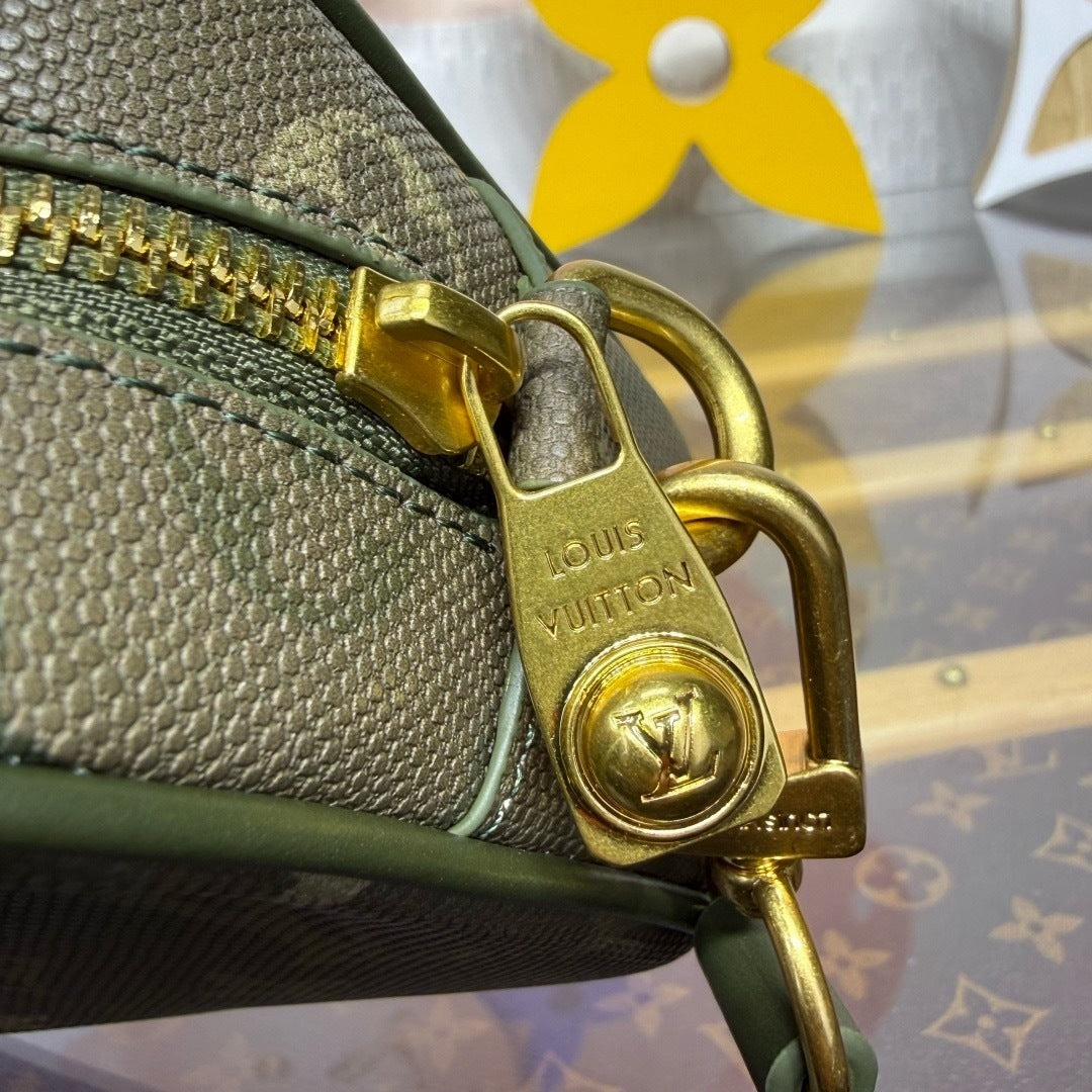 Trocadero Wearable Wallet