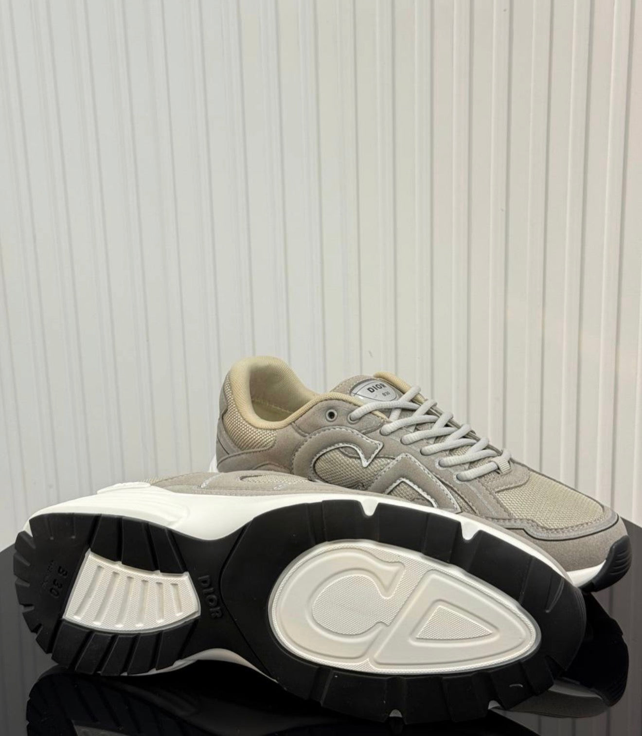 B30 Sneaker