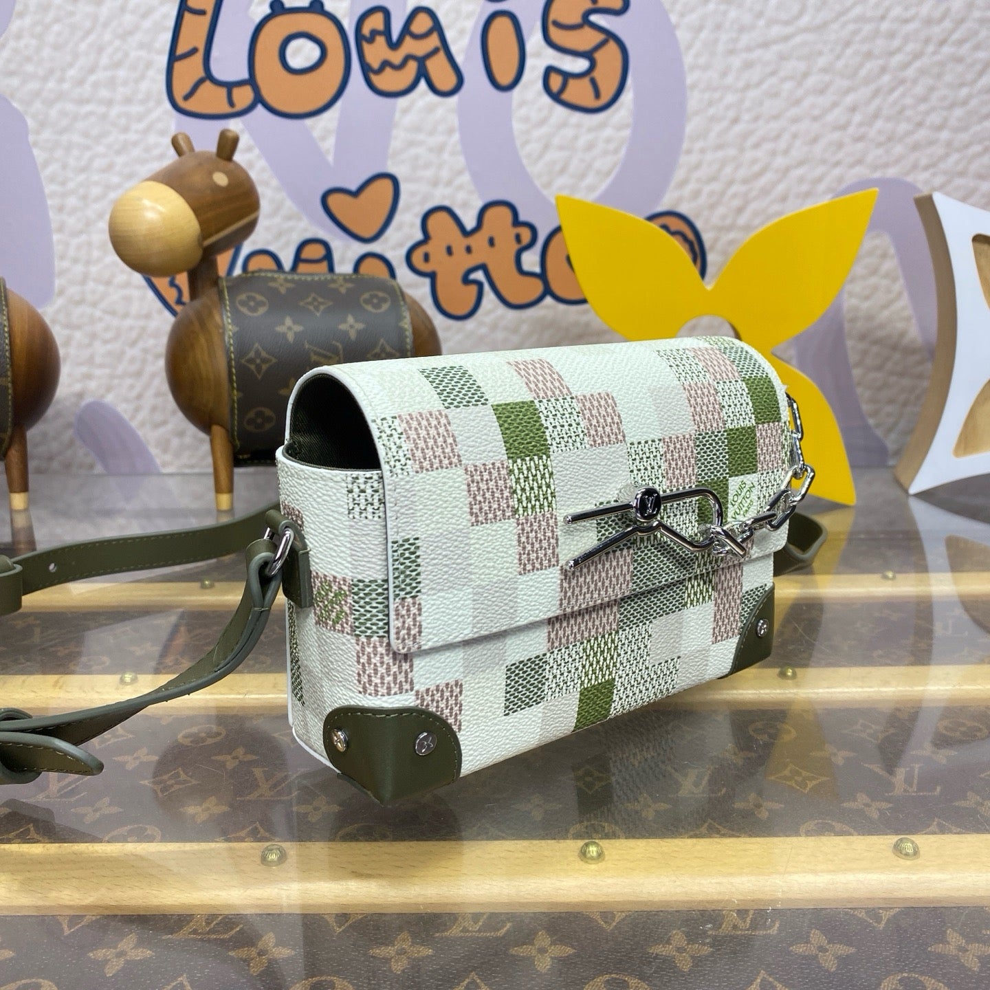 Streamer Wearable Wallet
