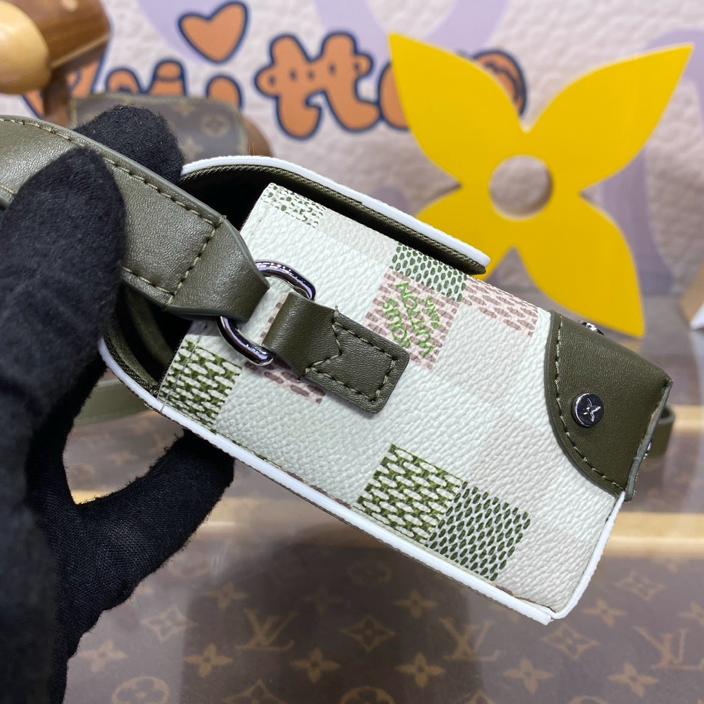 Streamer Wearable Wallet