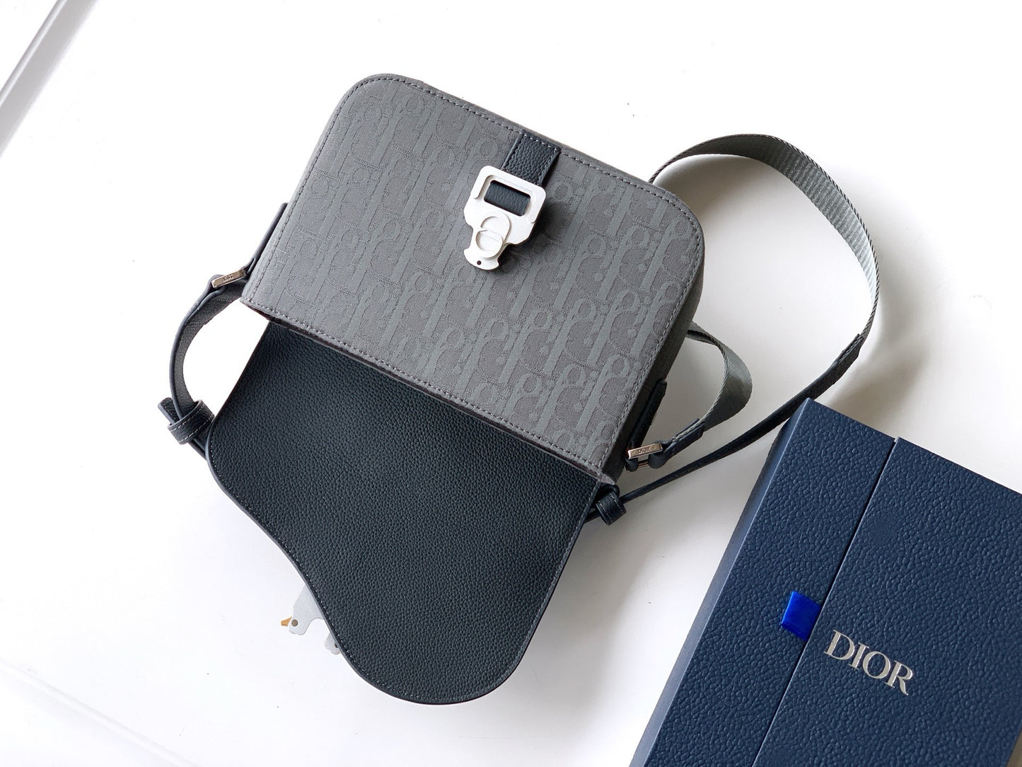 Saddle Messenger Bag