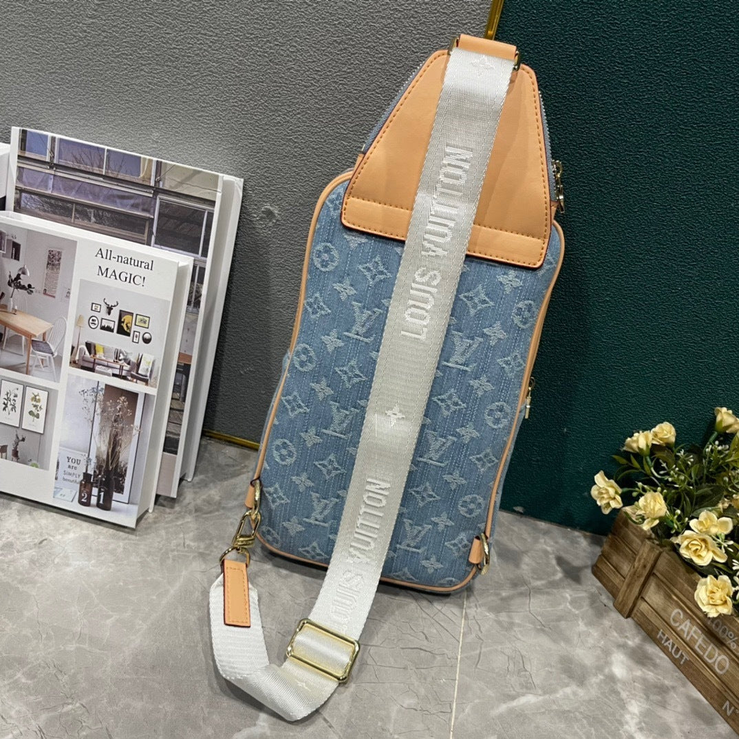Avenue Sling Bag