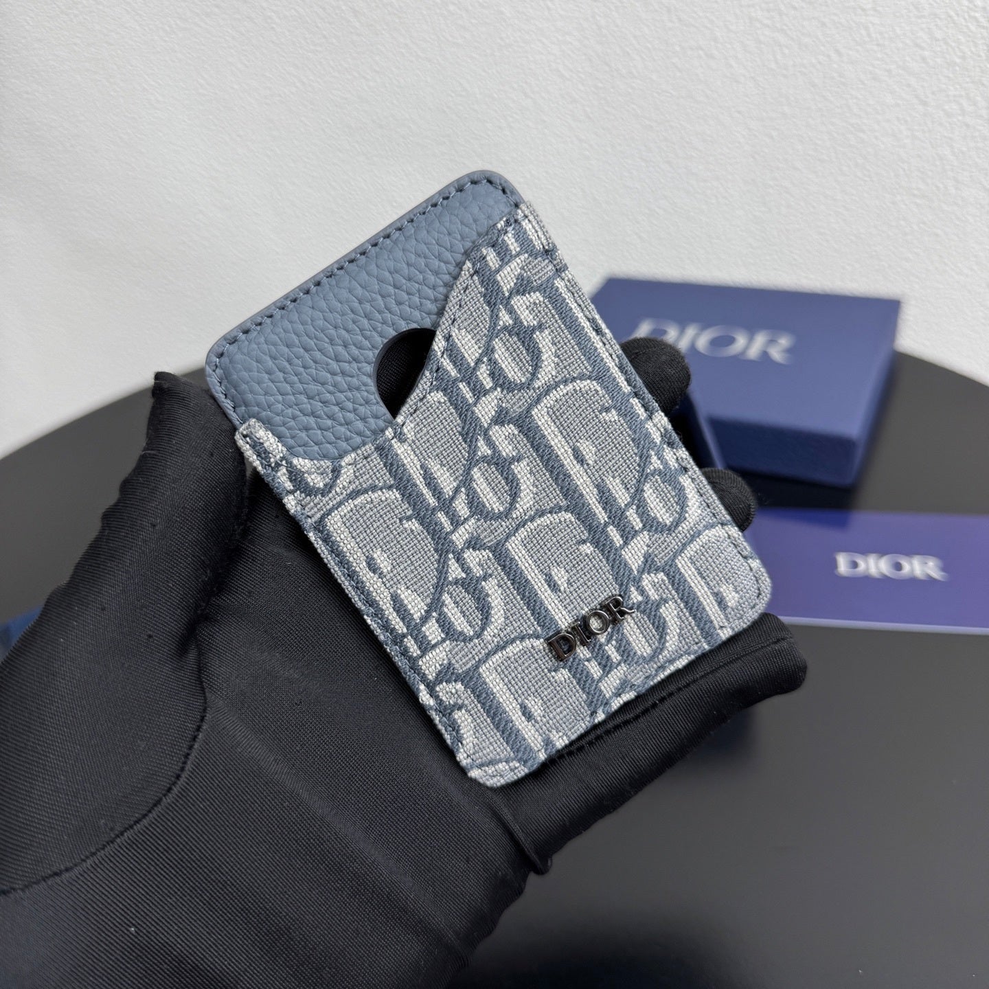 Oblique Magsafe Card Holder