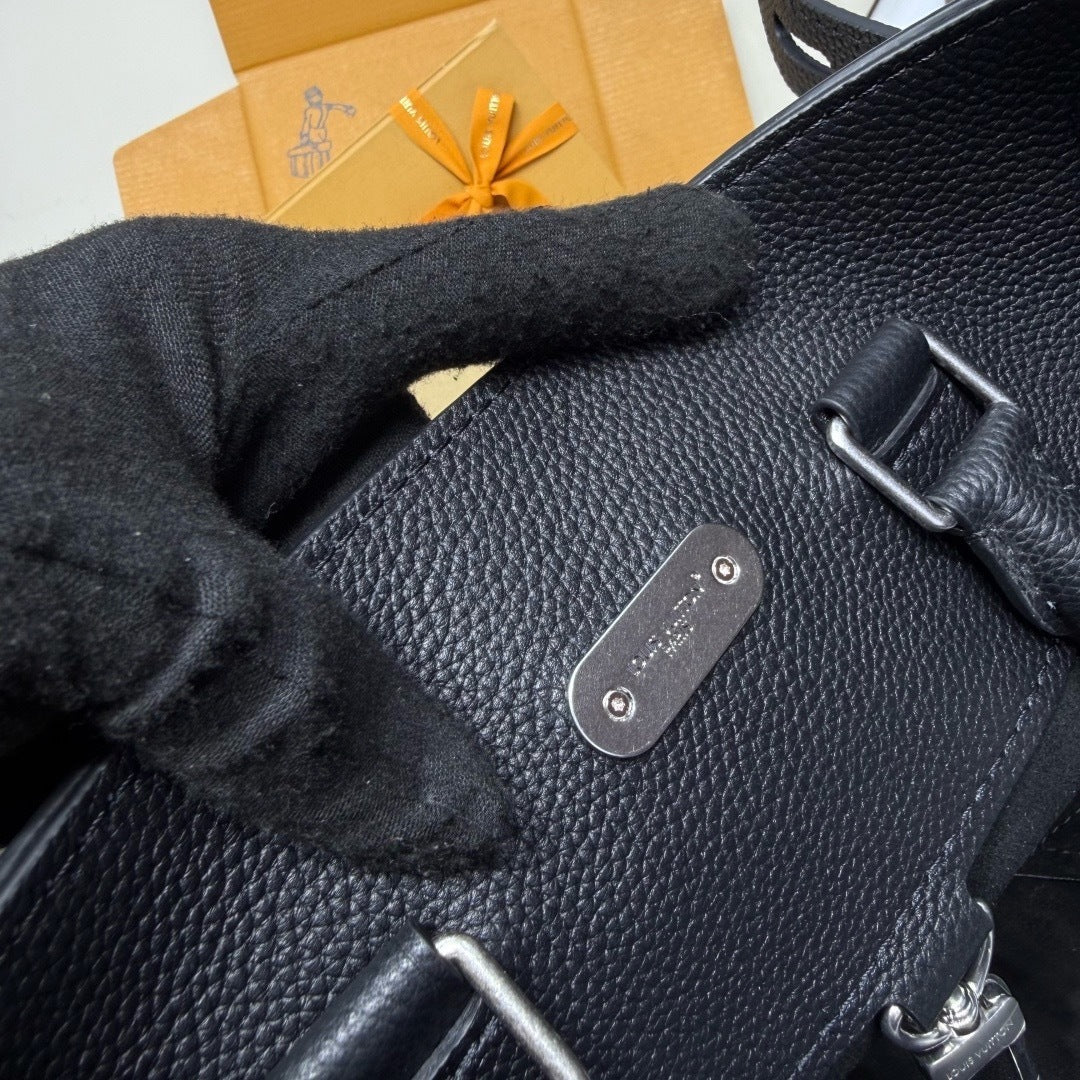 Streamer Tote