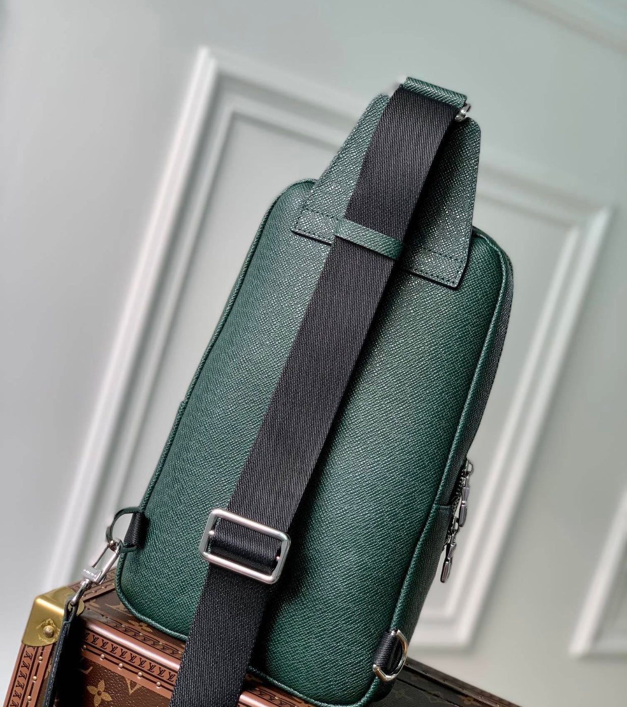 Avenue Sling Bag