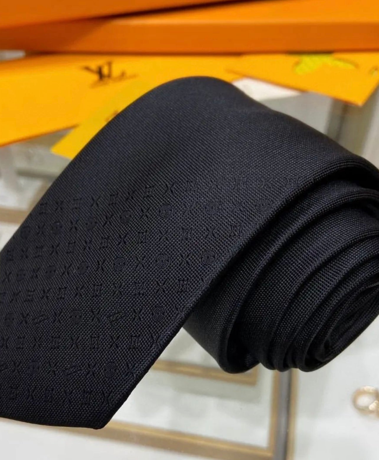 LV Tie