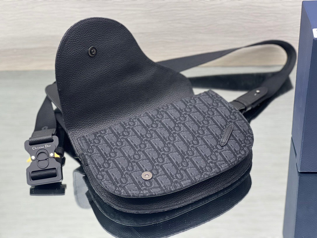 Saddle Pouch