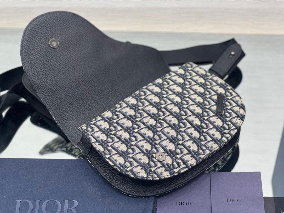 Saddle Pouch