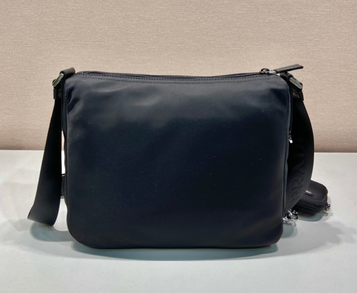 Re Nylon Messenger Bag