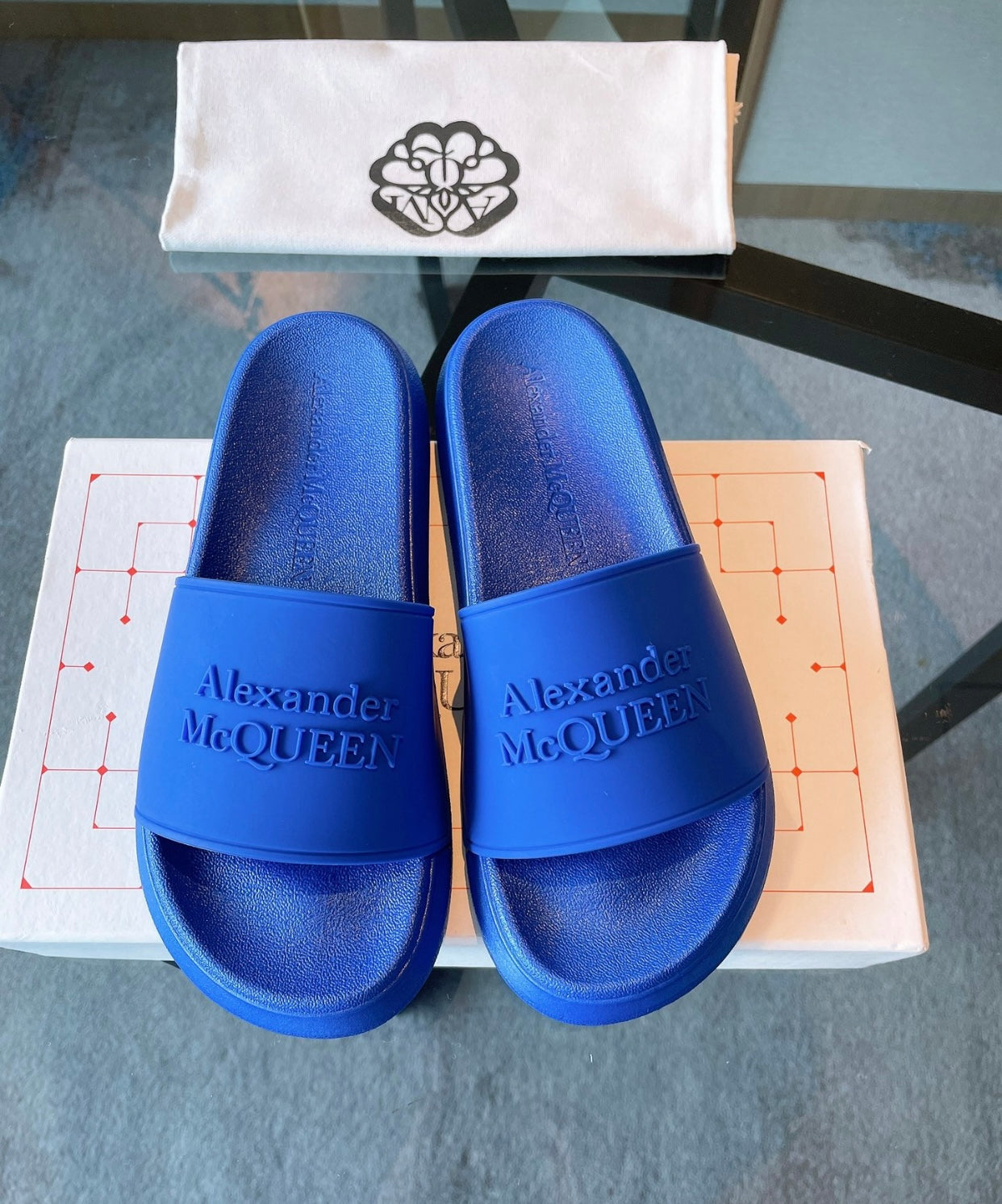 Logo Slides