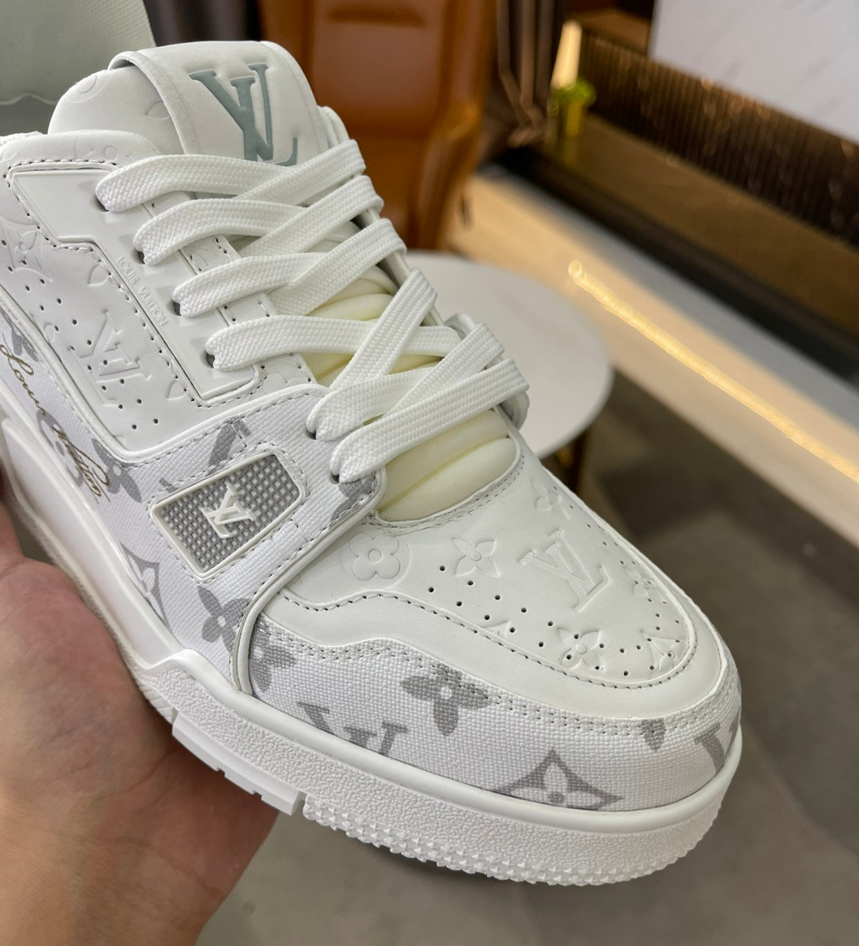 Lv trainer leather low trainers Louis Vuitton White size 9 UK in