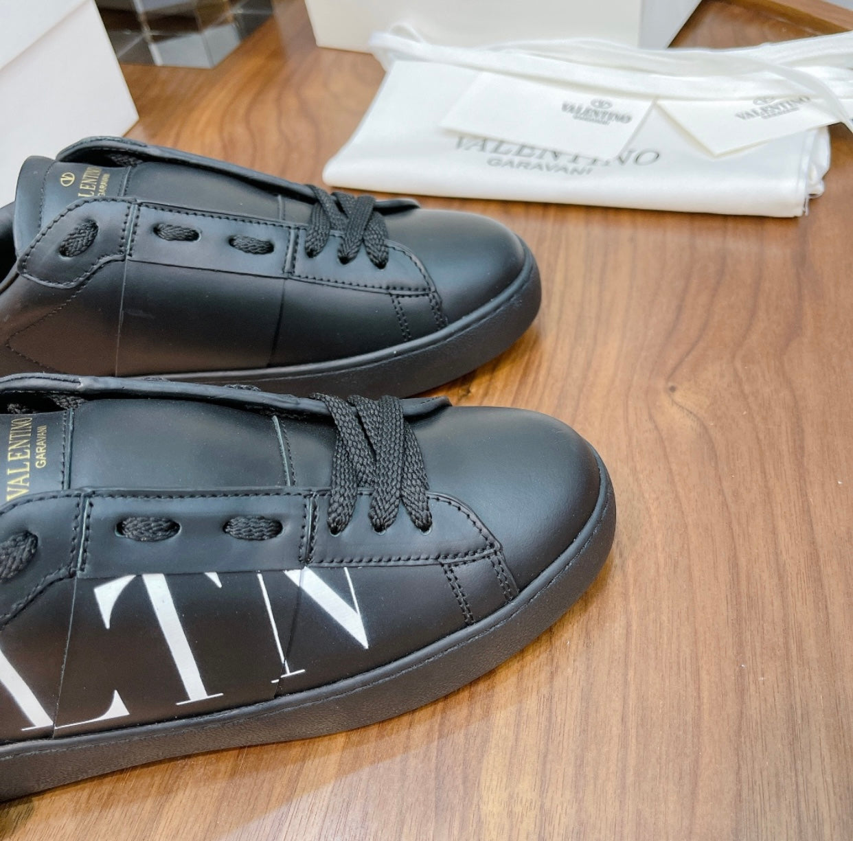 VLTN Sneaker