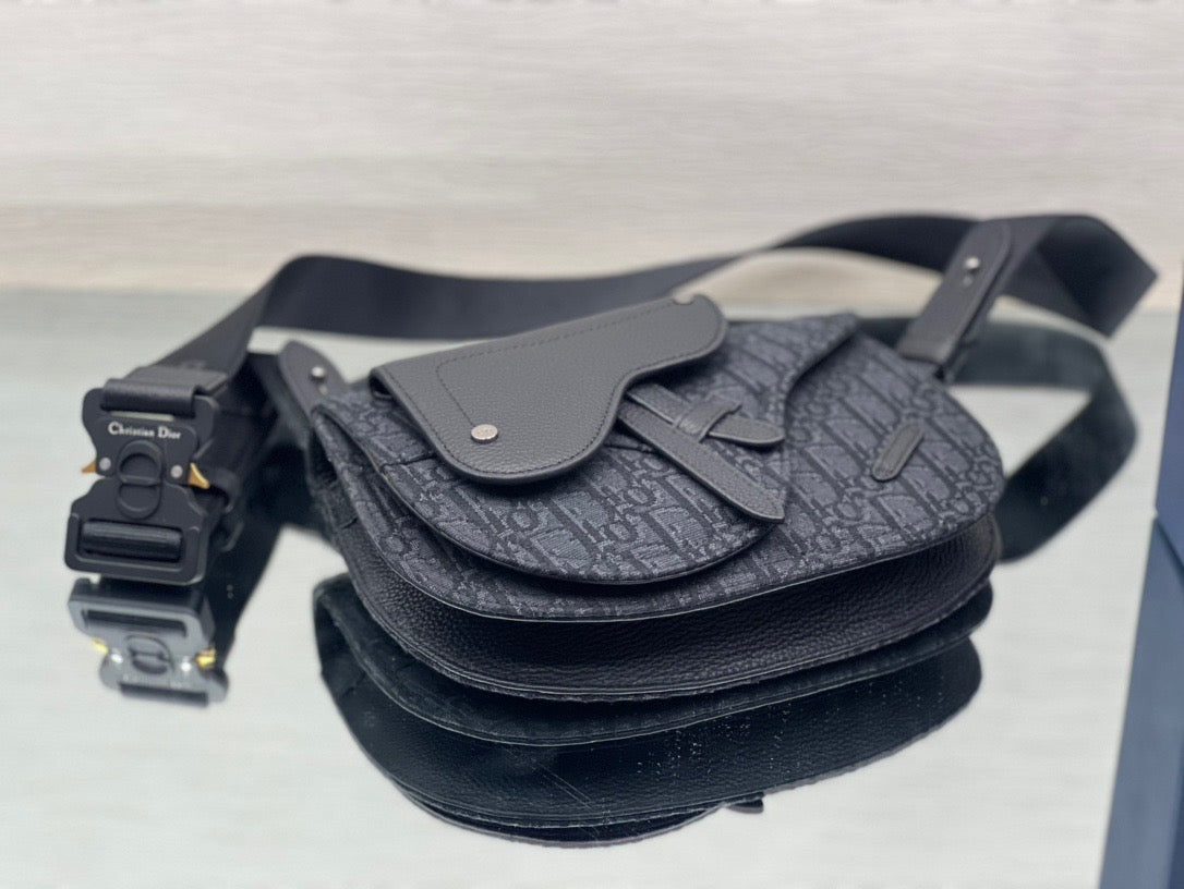 Saddle Pouch