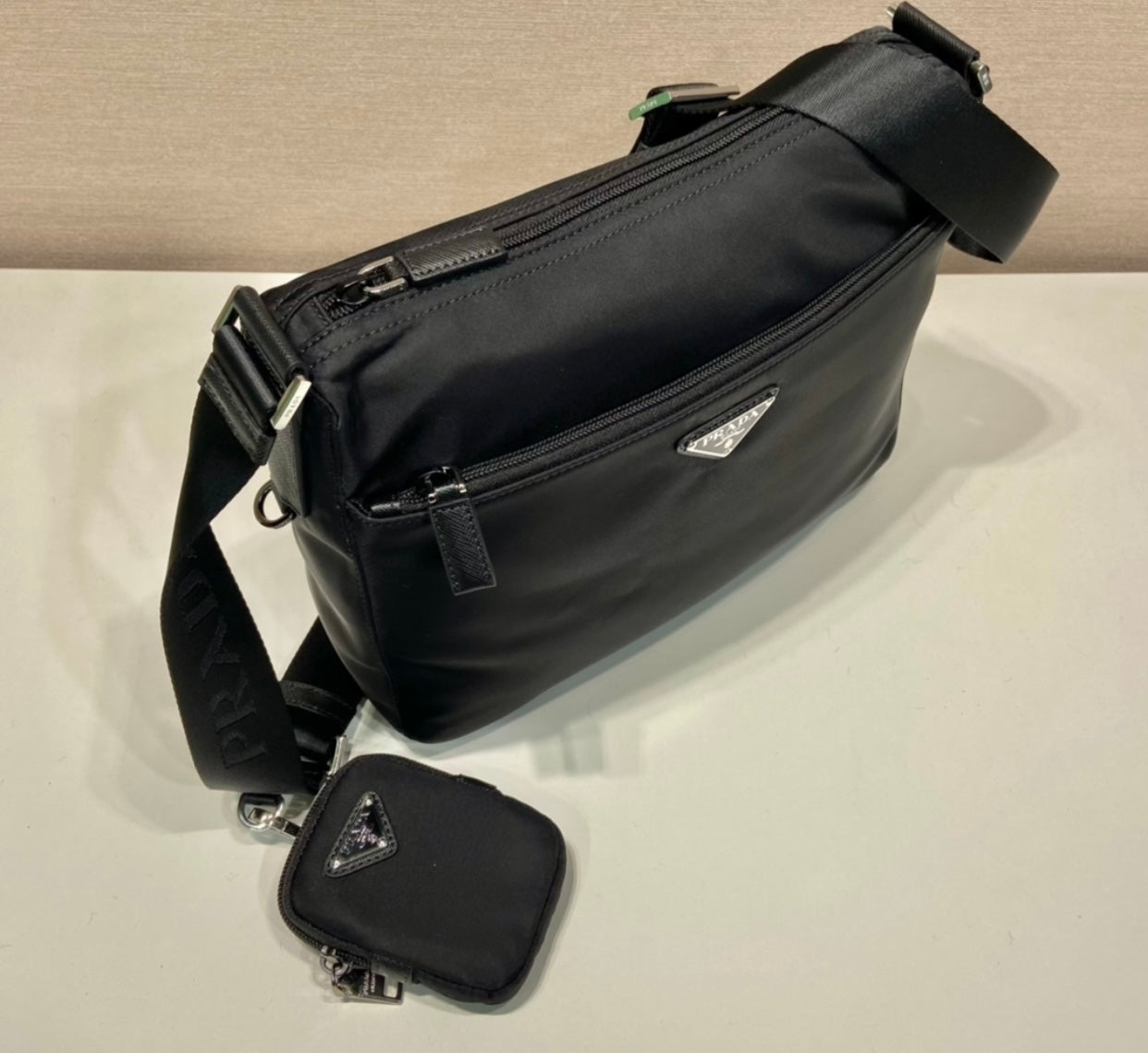 Re Nylon Messenger Bag