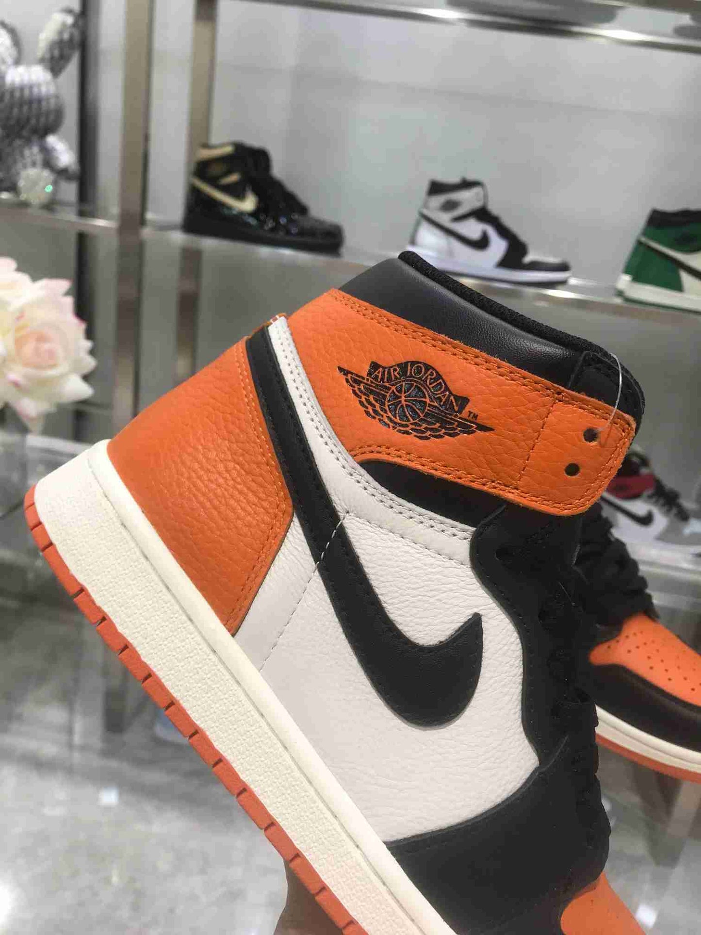 AJ 1