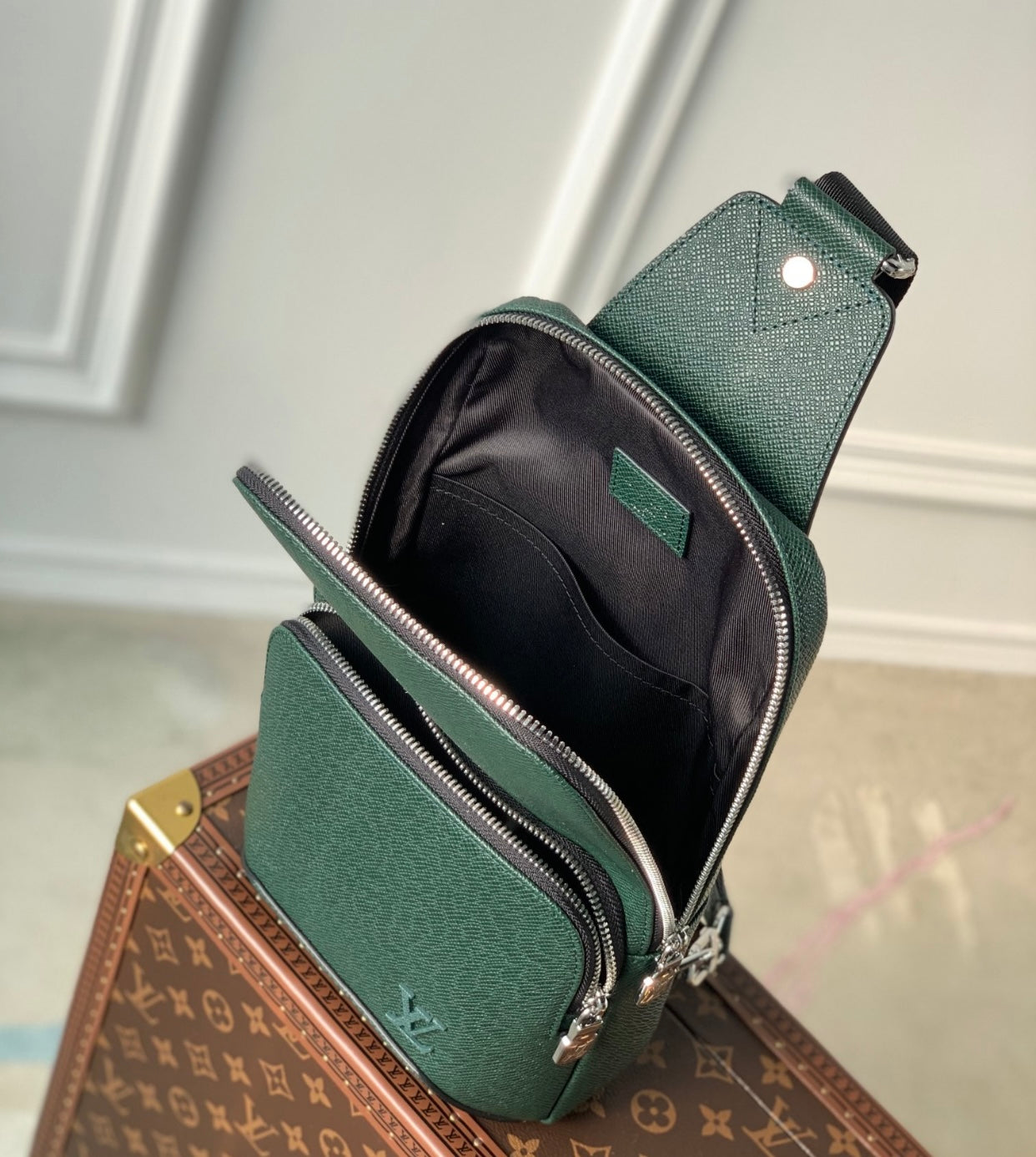 Avenue Sling Bag