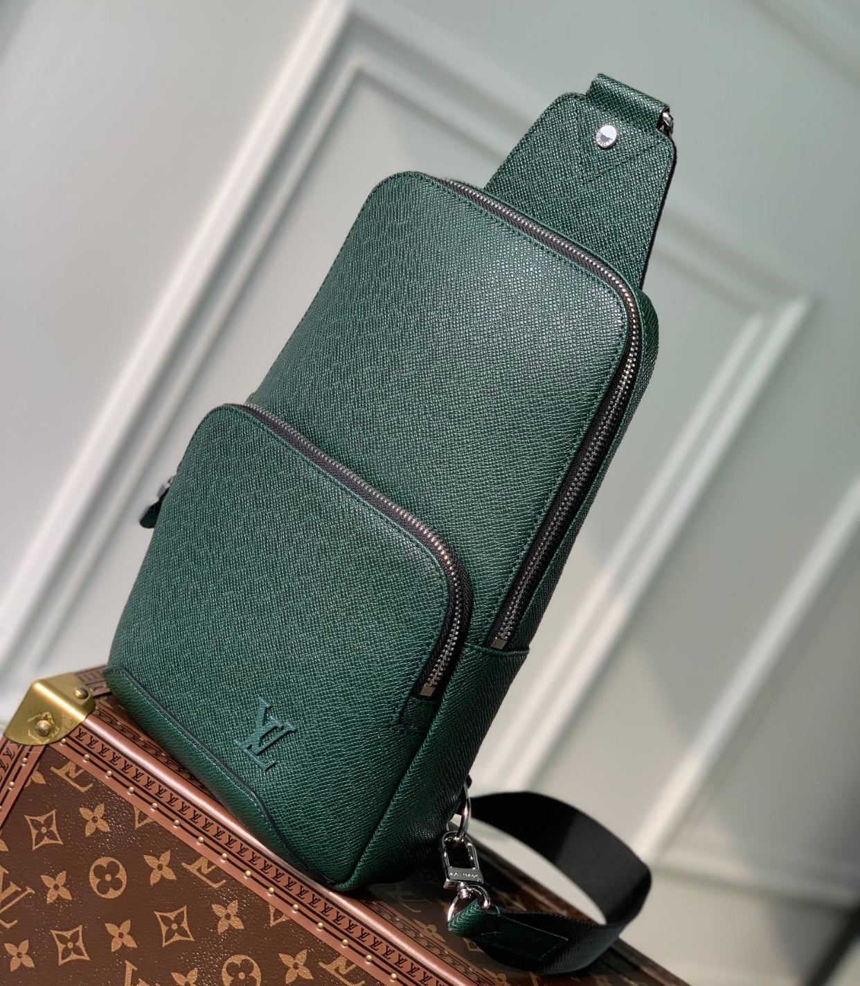 Avenue Sling Bag